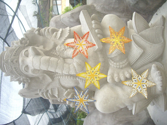 SNOWFLAKE-STAR--COLORFULLY DESIGNED AND BRILLIANTLY HAND PAINTED  IN BALI, WAYANG-KULIT STYLE