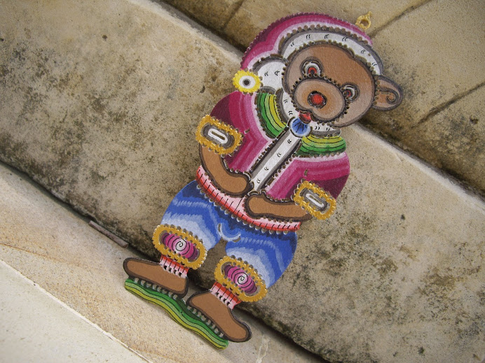 TEDDY SANTA BEAR, HANDCRAFTED IN BALI, WAYANG-KULIT-STYLE, HANGING CHRISTMAS ORNAMENT