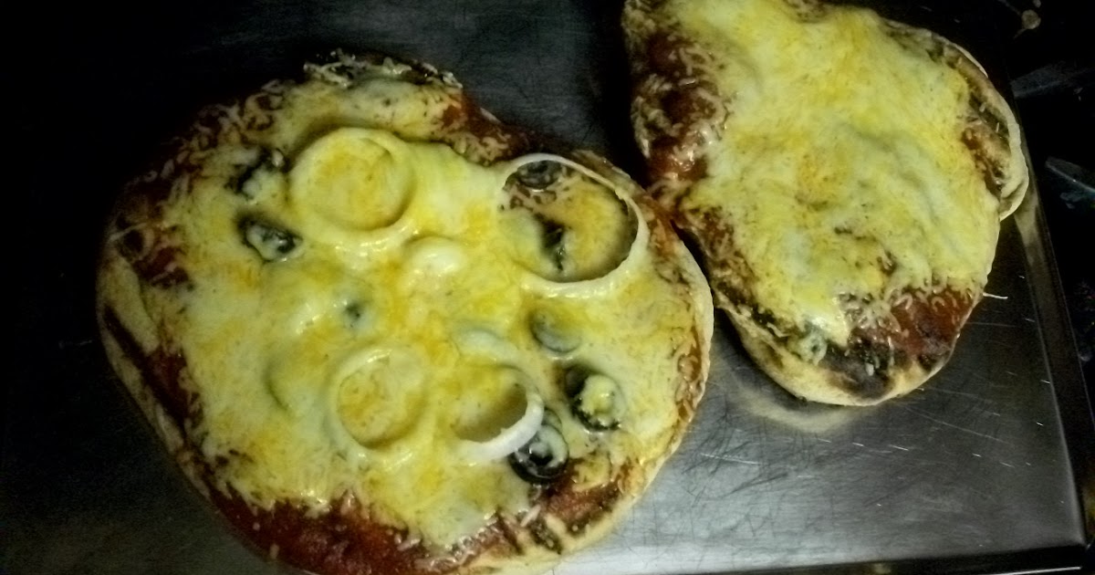 Paula's Bread Pizza on a Grill!