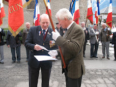 REMISE DE DECORATION A ROBERT DULAC PAR HENRI GOTTERO