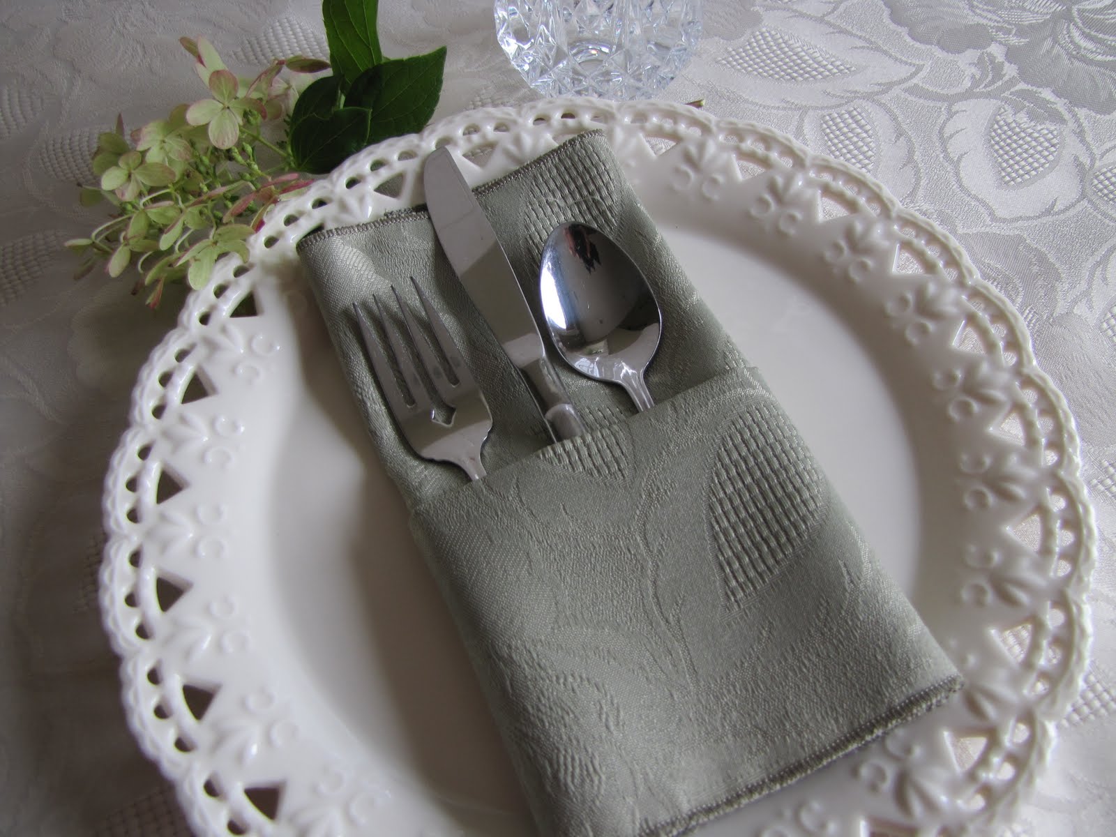 Mennonite Girls Can Cook Napkin Folding tips and tricks