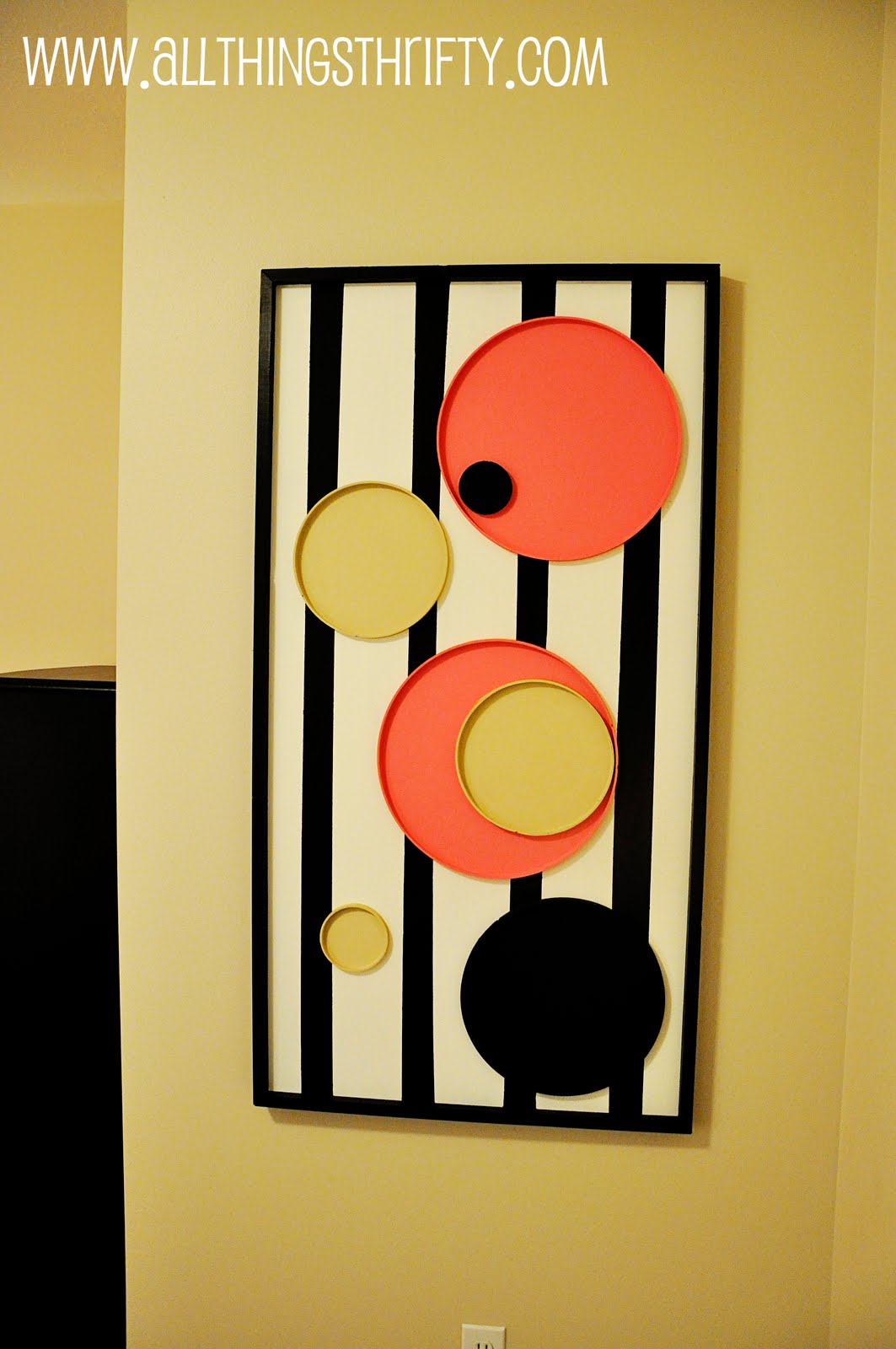 4 easy ways to decorate without painting your walls.