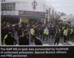 Polis Mengawal Pejabat DAP Ipoh