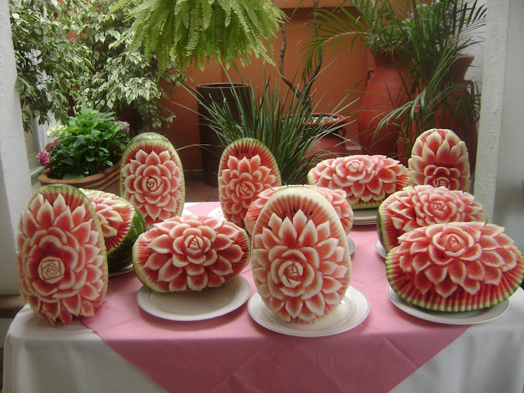 DISPLAYS CON SANDIAS REALIZADAS EN EL COMEDOR DE LA CAMARA DE DIPUTADOS DE LA CIUDAD DE TOLUCA