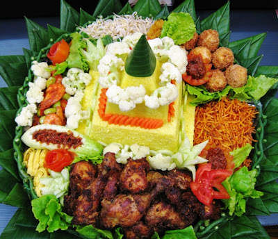 Tumpeng+Kyle+1.JPG