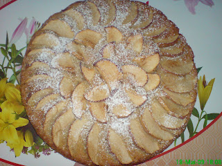 CEVA DULCE....TARTA CU MERE