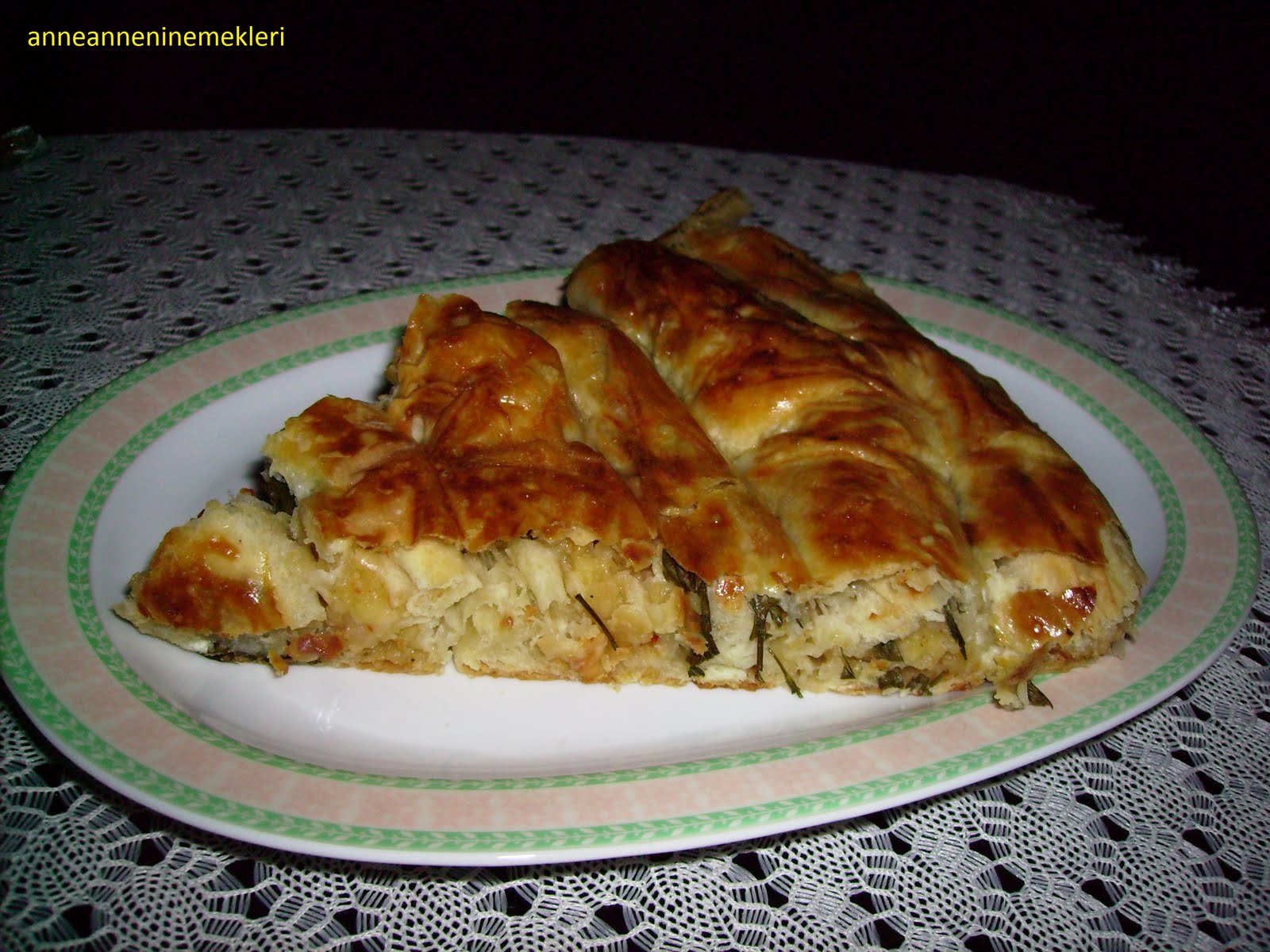 Anneannenin emekleri sayfasına hoş geldiniz PATATESLİ AÇMA BÖREK