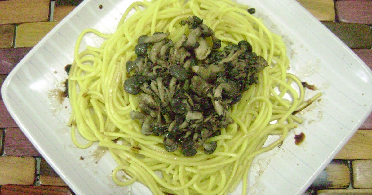 Macarrão Chinês com Shimeji na manteiga Na Biroskinha