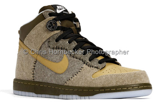 [nike-dunk-coraline-front.jpg]