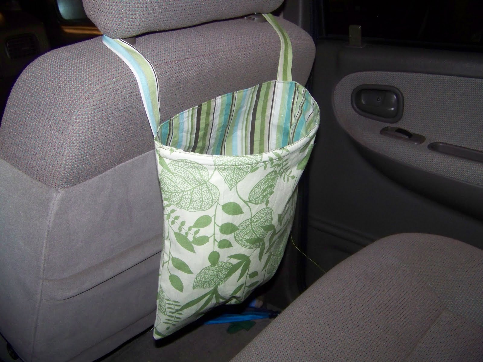 Colors Not Yet Invented Lined Car Trash Bag Tutorial