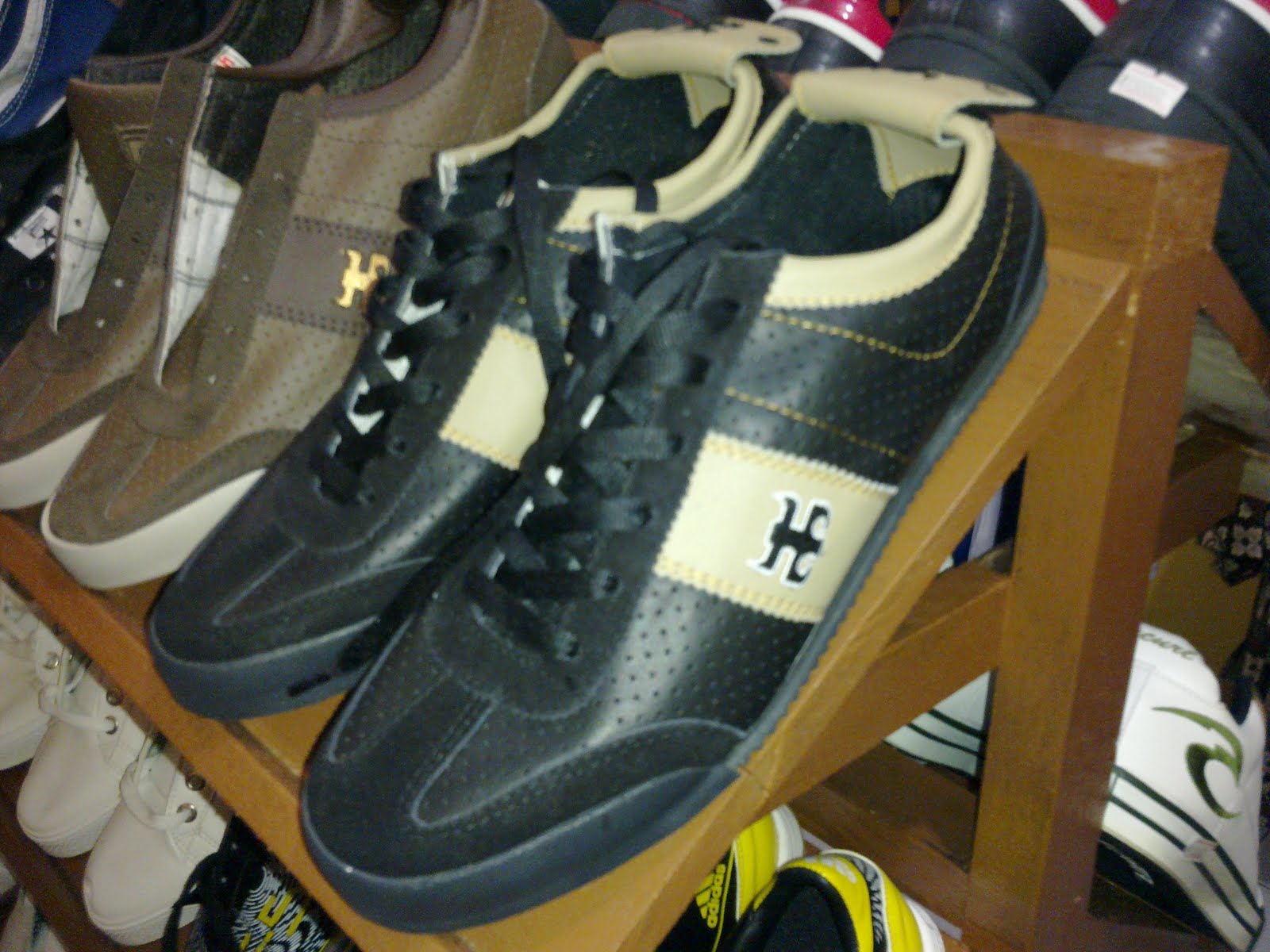 look me outlet sepatu kets cowok look me outlet sepatu kets cowok
