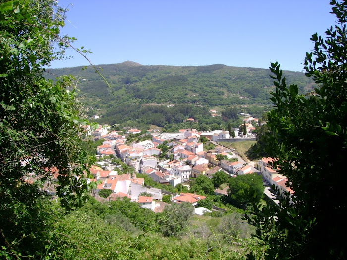 MONCHIQUE AVISTADO DO CONVENTO.  CLIQUE EM CIMA DA IMAGEM!