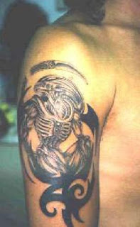 flying-alien-tattoo-picture