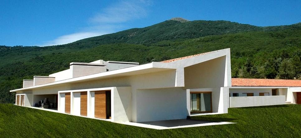 Arquitectura de Casas: Casa contemporánea de techo inclinado