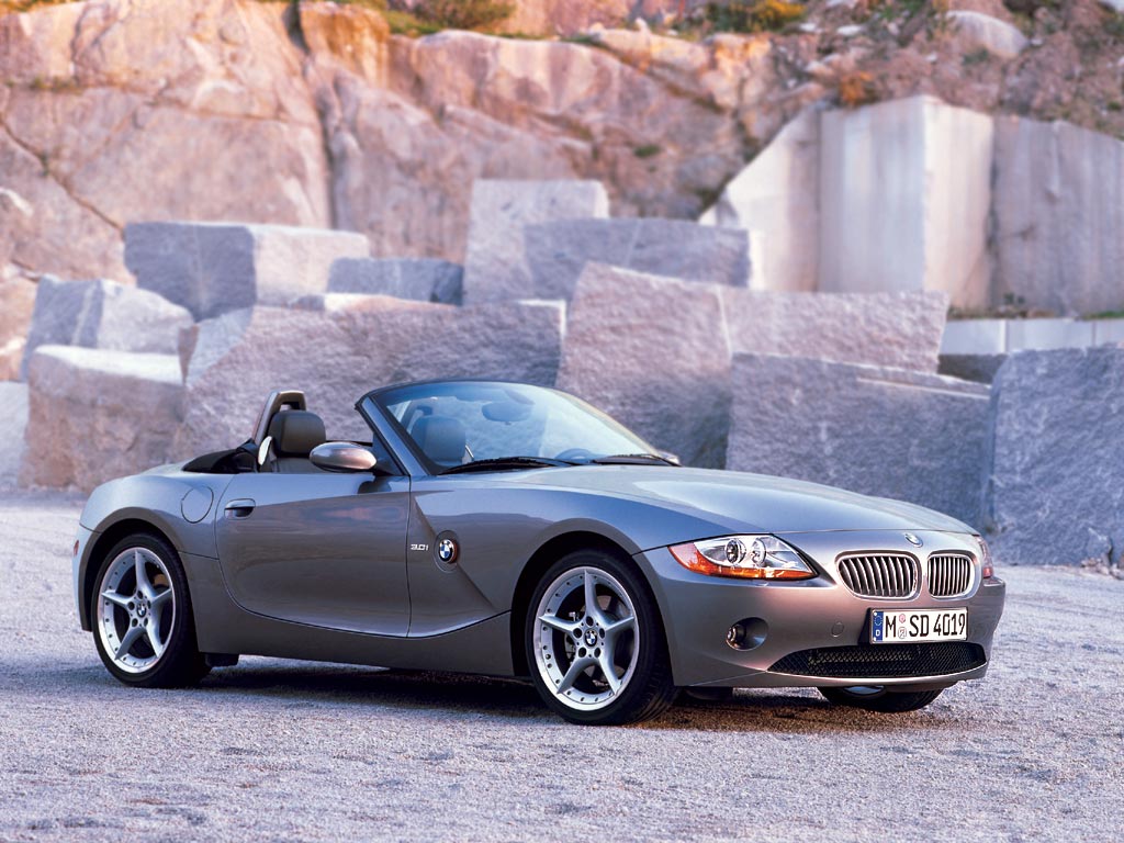 [BMW_Z4_Roadster,_2005.jpg]