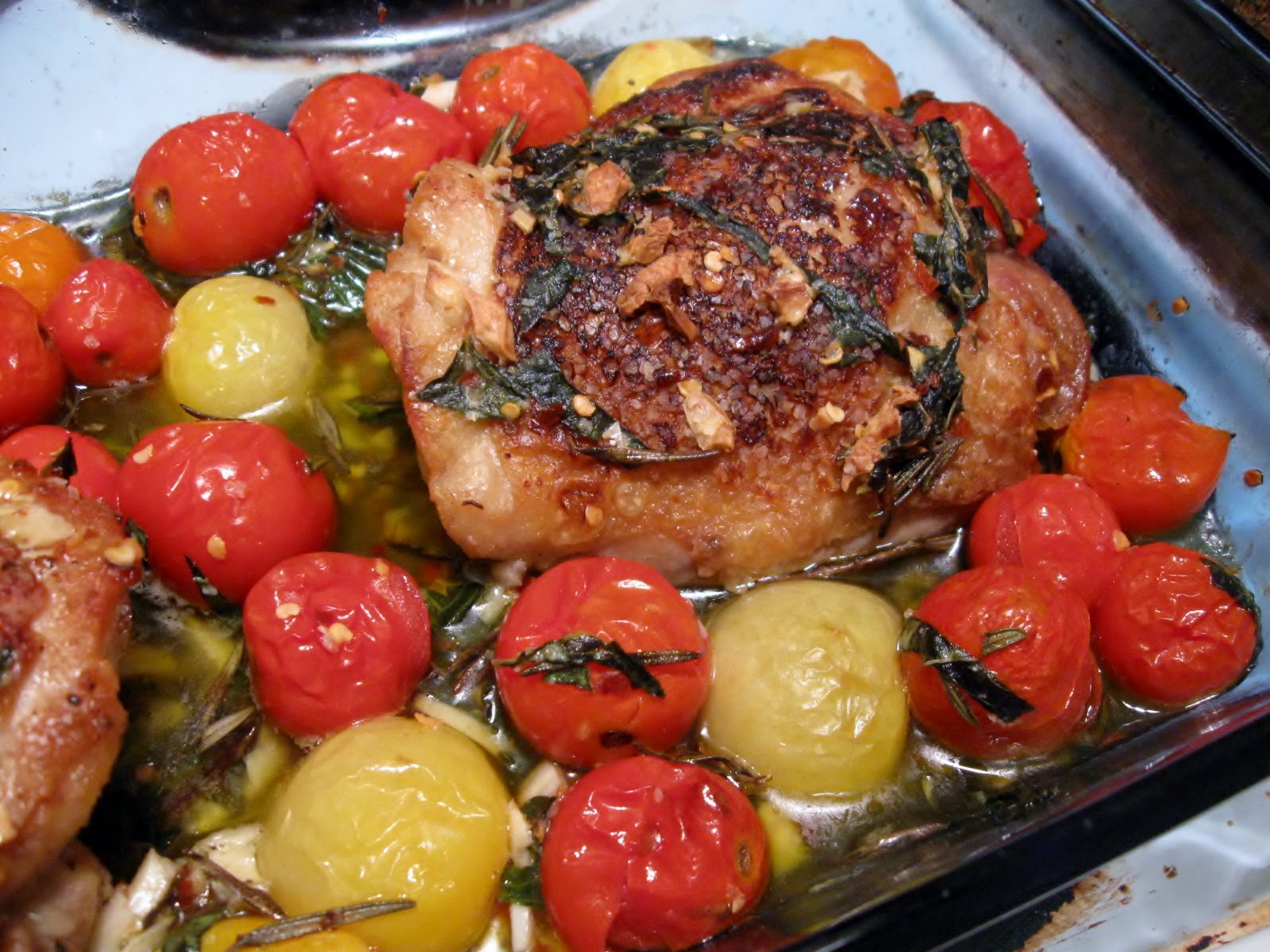Roasted chicken with cherry tomatoes : r/FoodPorn