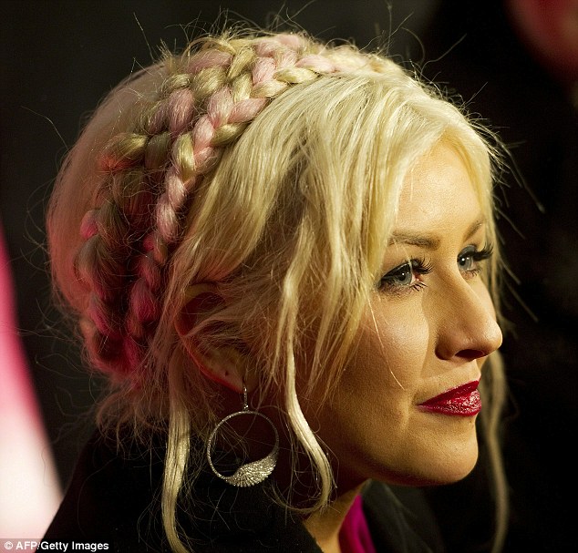 Rheass Christina Aguilera Is In The Pink With Her Heidi Hair At