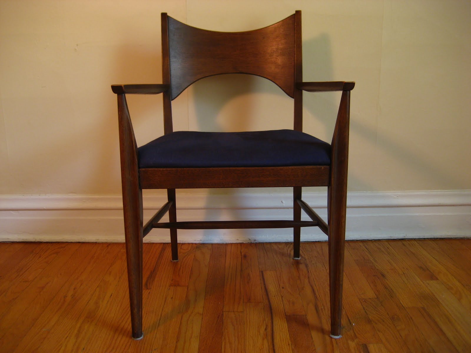 Modern Dining Table Seats 8 flatout design