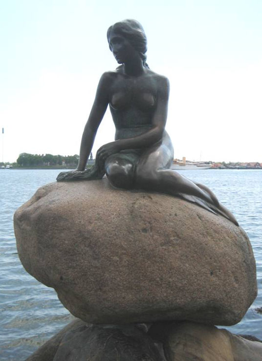 Little Mermaid Copenhagen Red Paint Little Mermaid Copenhagen Red Paint