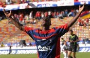 El Zaragoza tras el delantero Jackson Martínez El Zaragoza tras el delantero Jackson Martínez