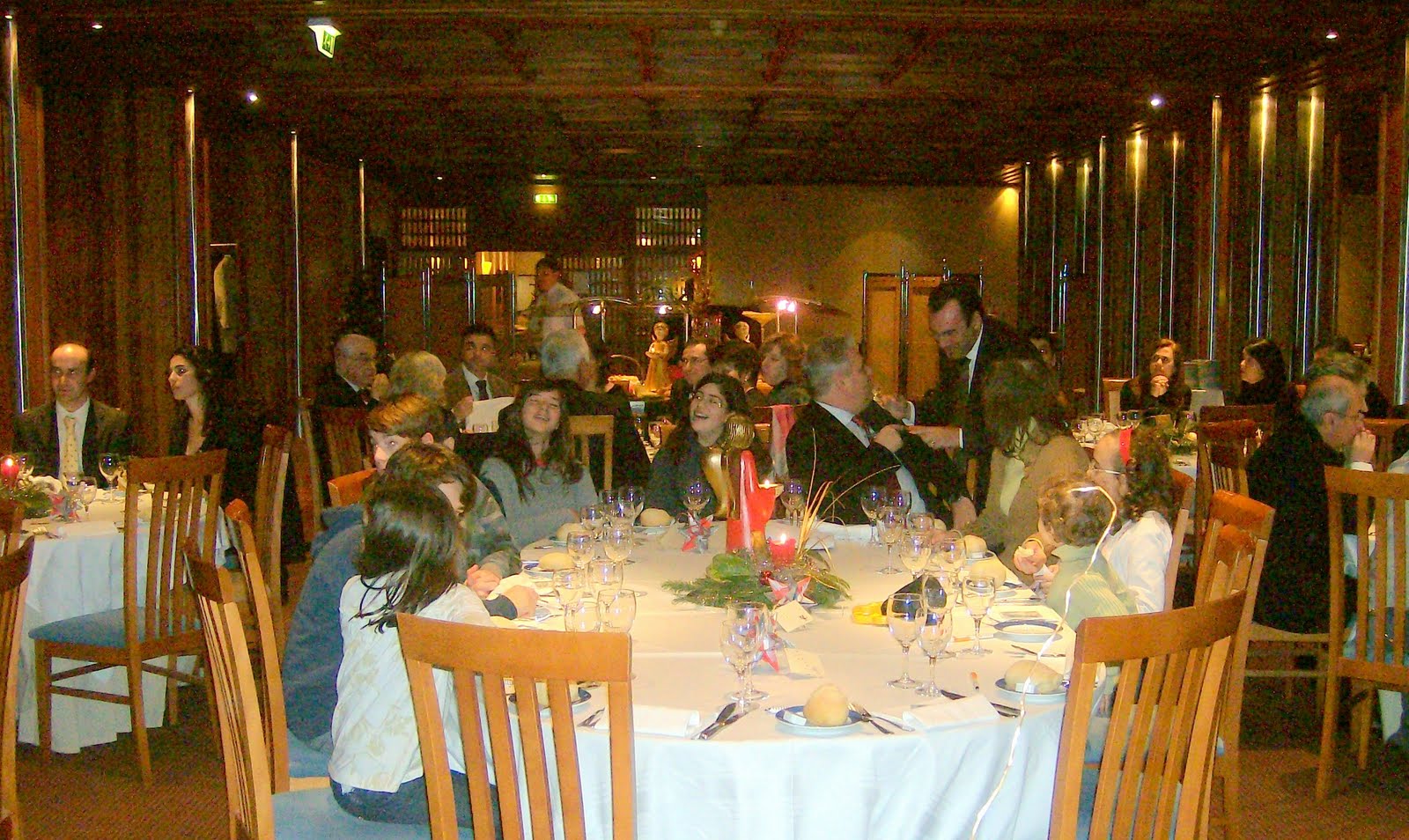 [09_Mesa+Crianças.JPG]