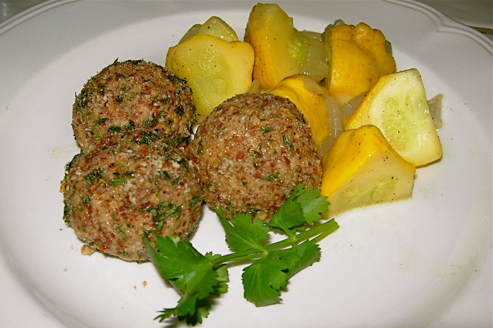 CFSCC presents: EAT THIS!: Baked Turkey Paleo Meatballs CFSCC presents: EAT THIS!: Baked Turkey Paleo Meatballs