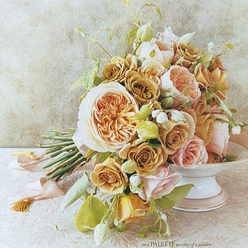  colors of peach yellow and dove grey for a beautiful garden wedding