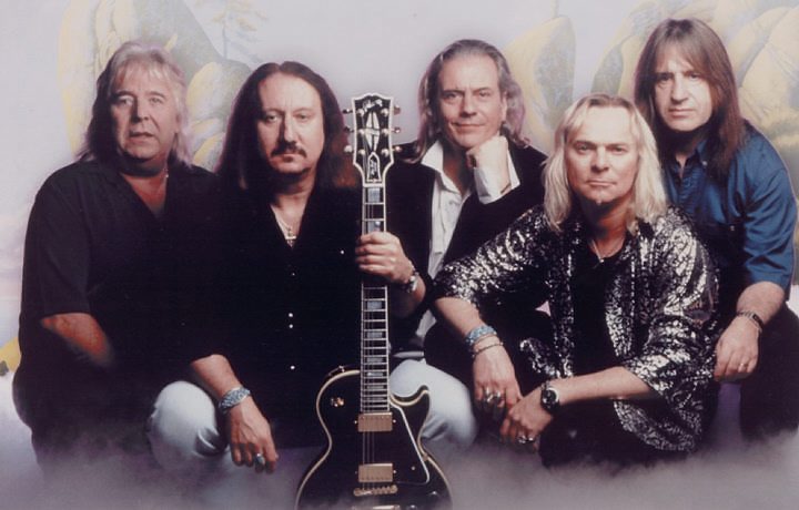 Uriah Heep: Η Ακρόπολη στο εξώφυλλο του Live in Athens, Greece 2011 Uriah-heep