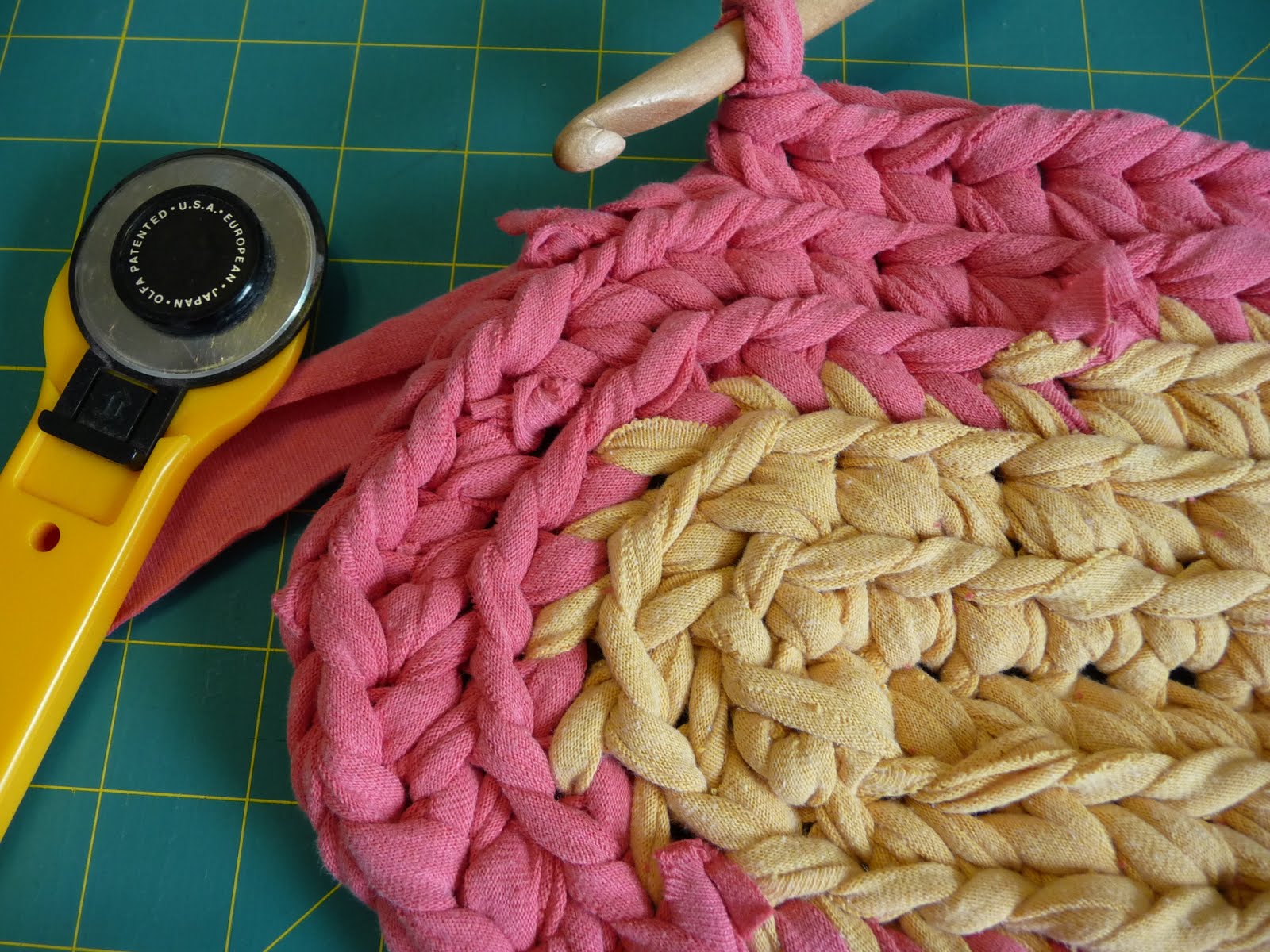 T shirt rug Tshirt rug, Yarn thread, Wool blanket