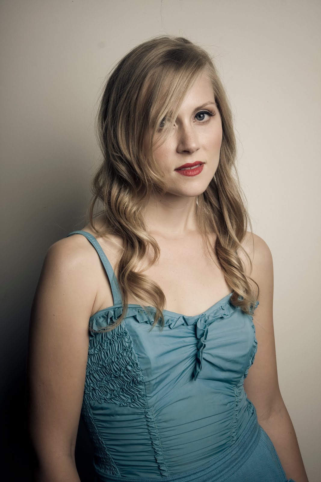 Nora Jane Struthers - YouTube