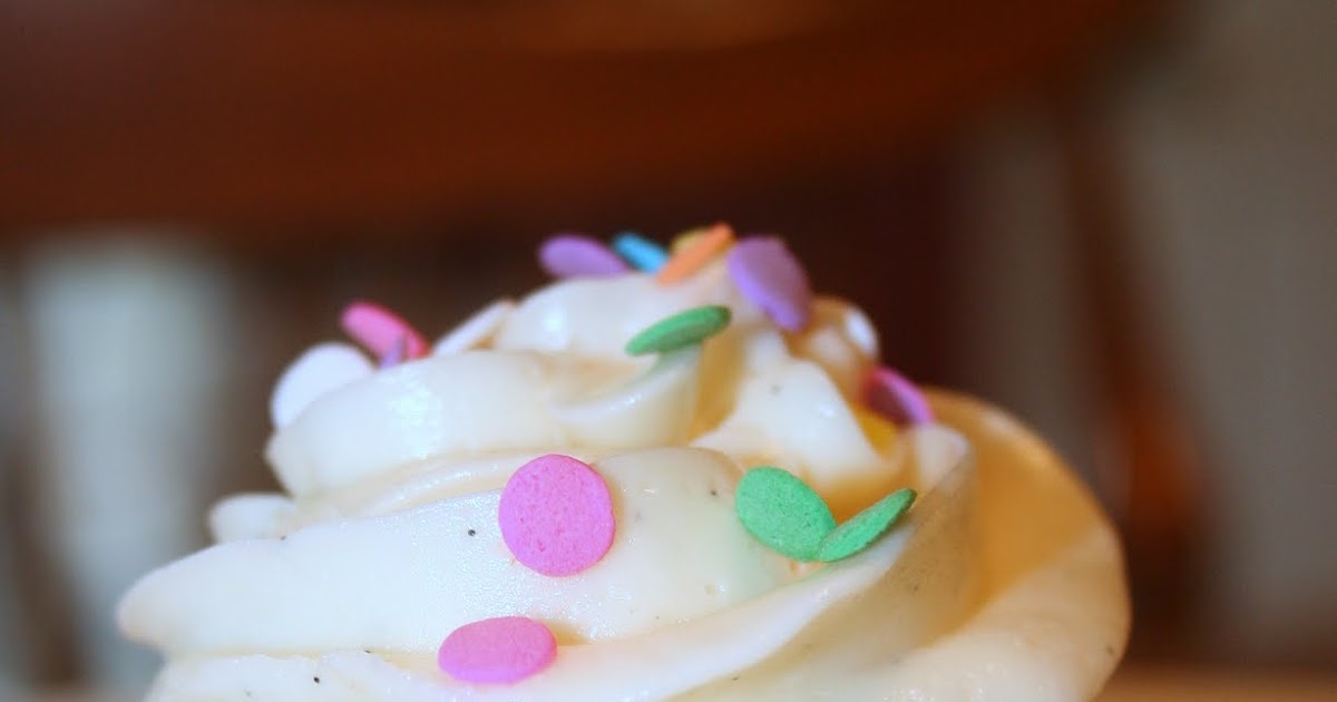 vanilla bean cupcakes vanilla bean cupcakes