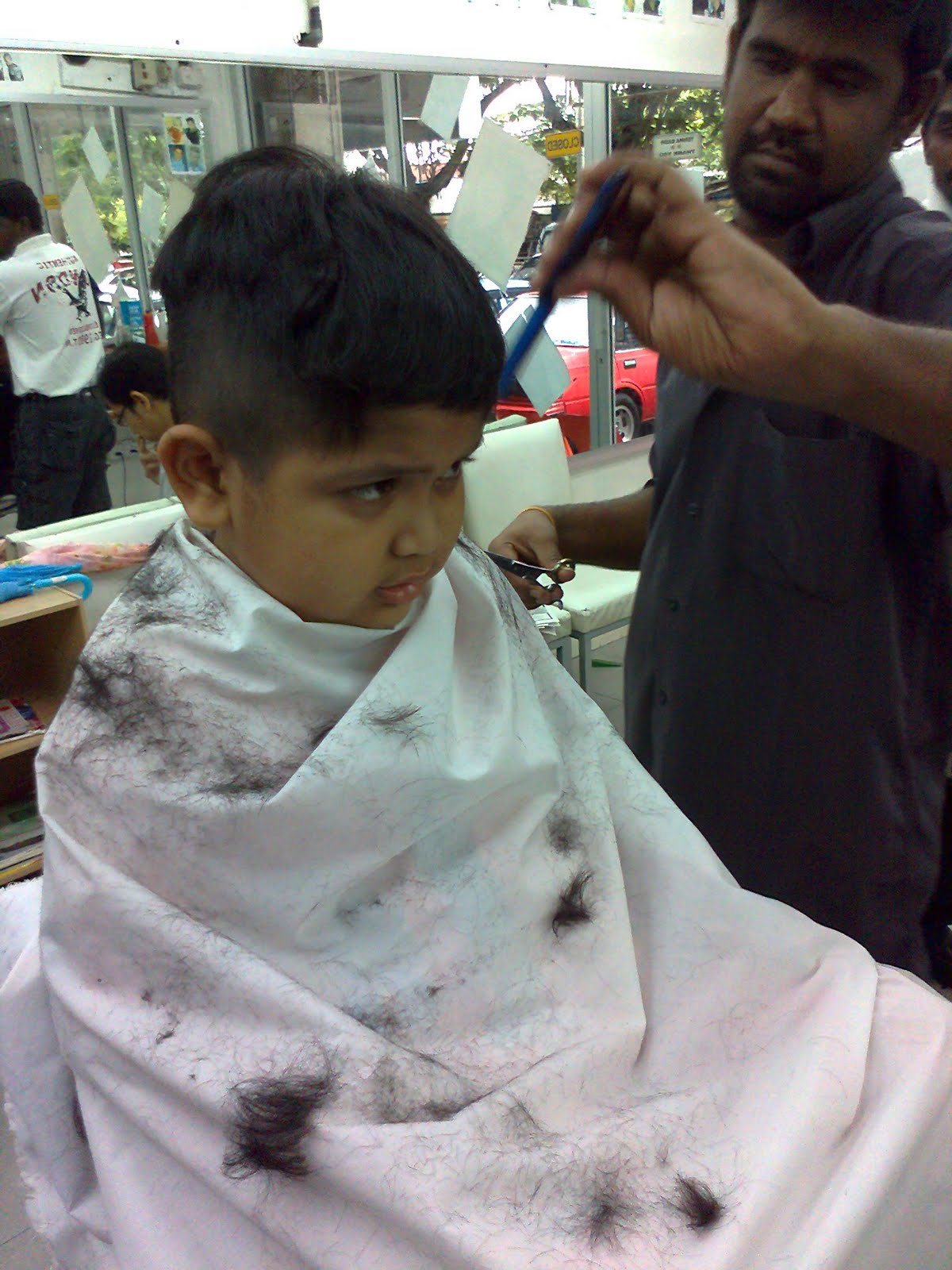 Kaz's Love and Life Potong rambut