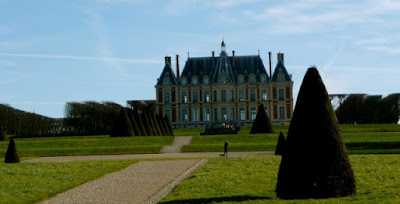 Chateau-de-Sceaux-France-Castles