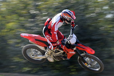 New 2011 Aprilia 450 MXV : Reviews and Specification