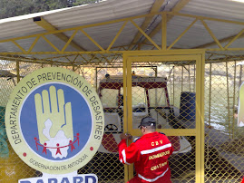 lancha de bomberos guatape y muelle