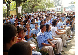 Jóvenes del liceo El Carmen en La Torre.