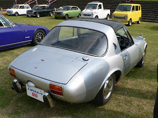 Toyota Sporsts 800 trasera