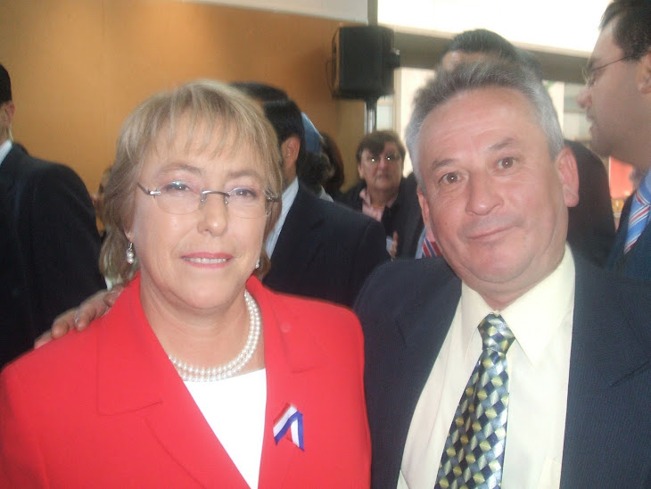 LUIS GODOY  Y LA PRESIDENTA DE CHILE