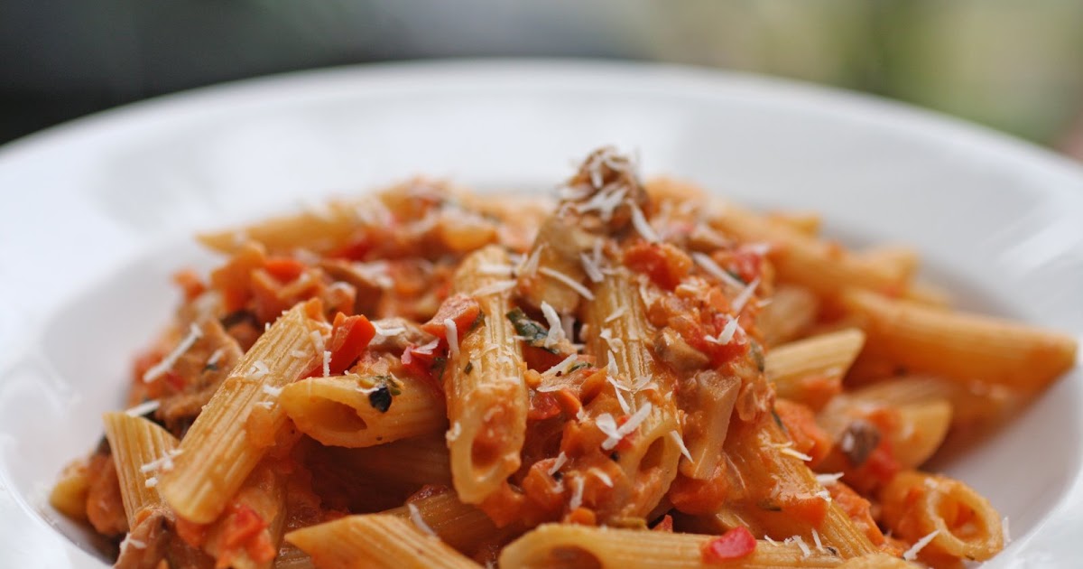 JUST VEGGING OUT Rigatoni (or Penne) with Vegetable Bolognese