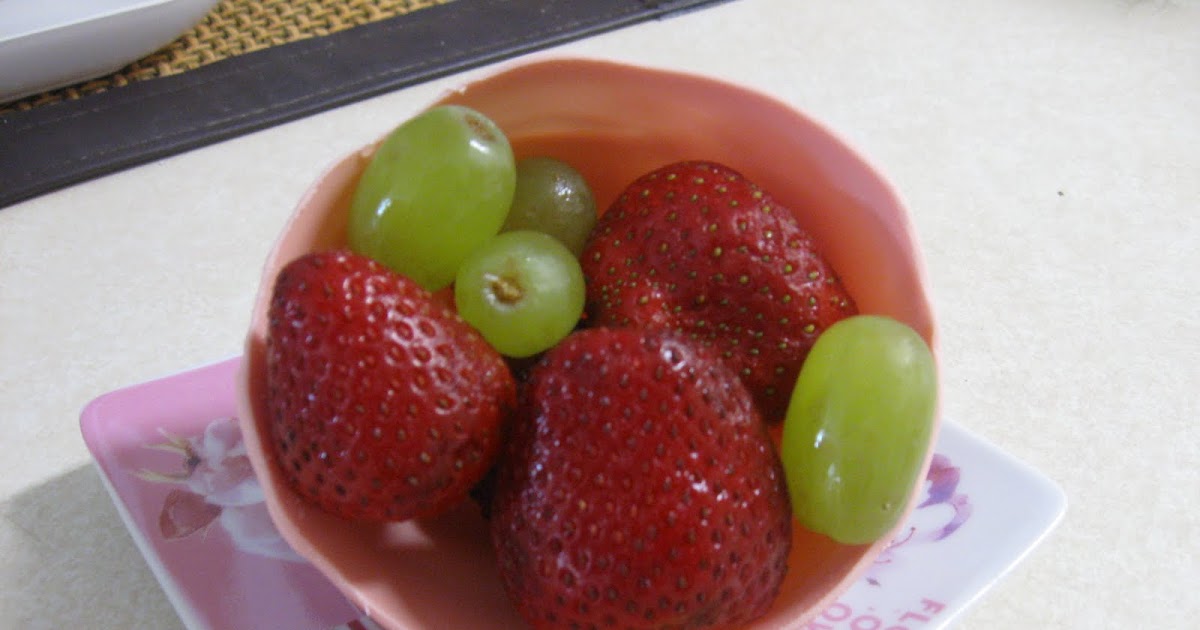 Miniklerimle Mutfakta cikolata canaginda meyve