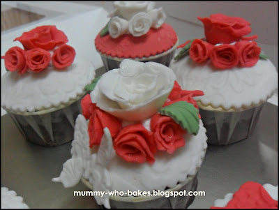the wedding theme is quot;Red red and white wedding themes. the wedding theme is quot;Red