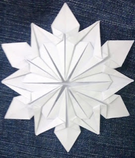 paper origami snowflakes paper origami snowflakes