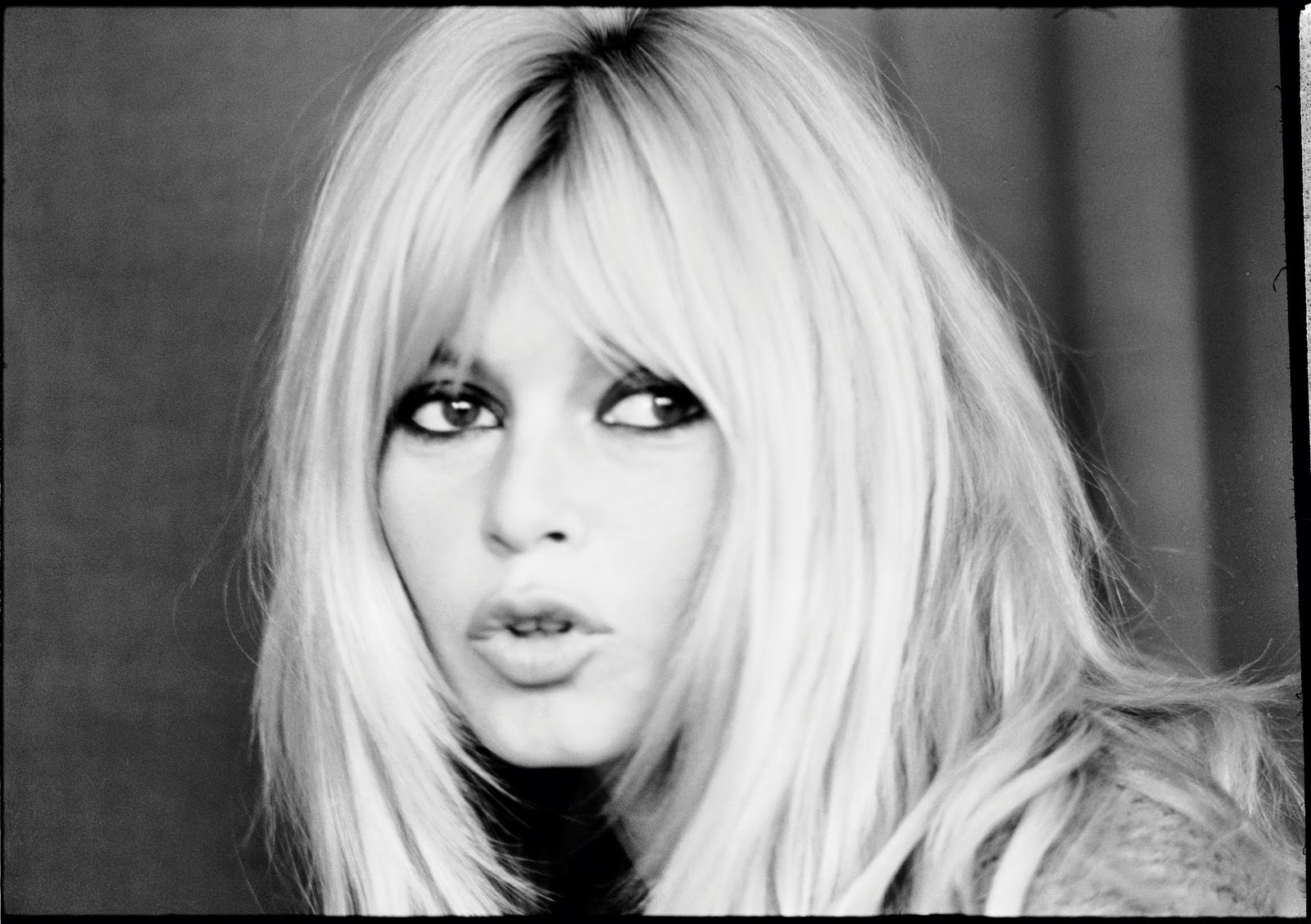 http://2.bp.blogspot.com/_nqlilGkYp5M/TS9aMZqVl9I/AAAAAAAAAEk/-Qv1OCQRCyQ/s1600/Brigitte-Bardot-actresses-16529756-2560-1805.jpg