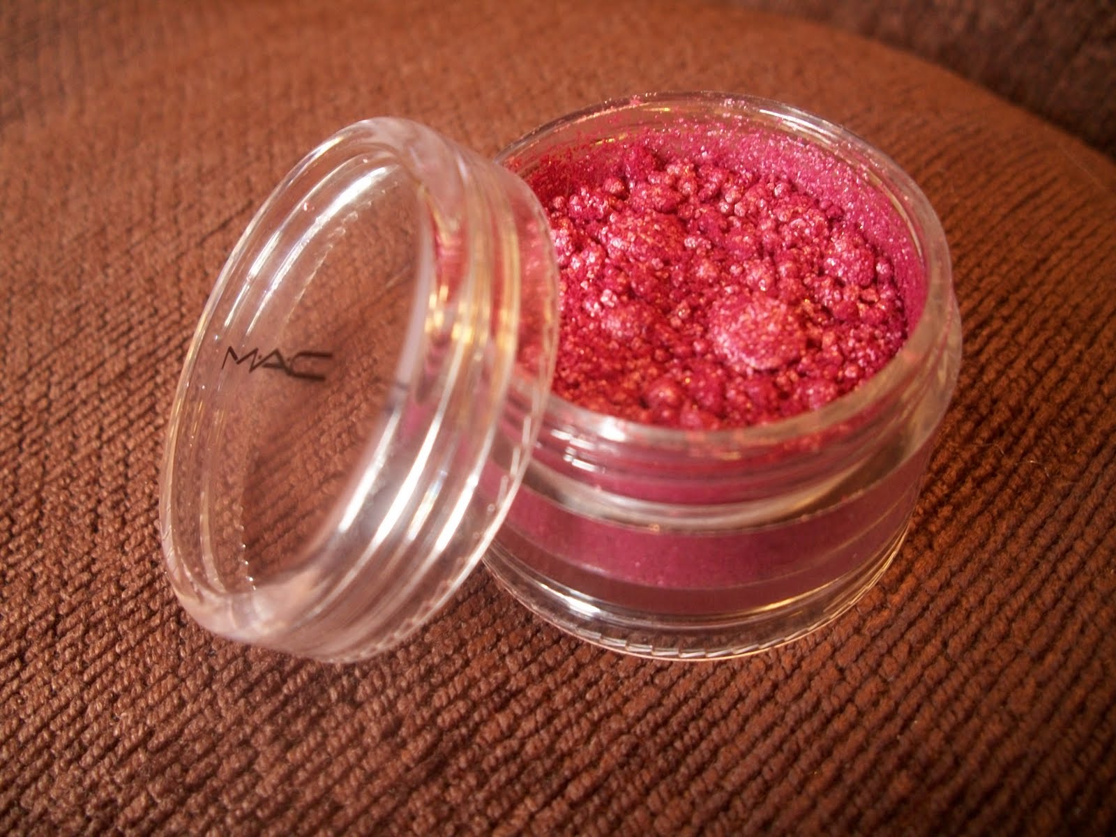 [Crush Metal Pigments by MAC Spring 2010]