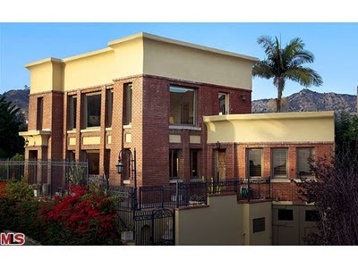 2700 Glendower