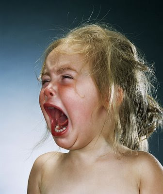 http://2.bp.blogspot.com/_nypvXrcbQYw/Sqh9_KcrtRI/AAAAAAAAGXU/1fquEsLFw24/s400/crian%C3%A7a+chorando.jpg