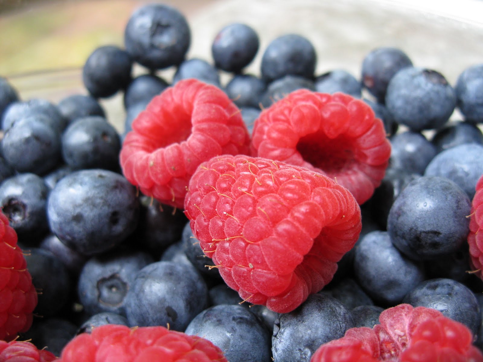 Blueberry Raspberry Pie That Skinny Chick Can Bake