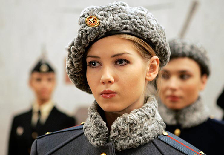 http://2.bp.blogspot.com/_o4PNuHehqh4/SH4T5offmVI/AAAAAAAAAck/IZpYbjw4_Mo/s1600/sexy-russian-army-babe-uniform.jpg