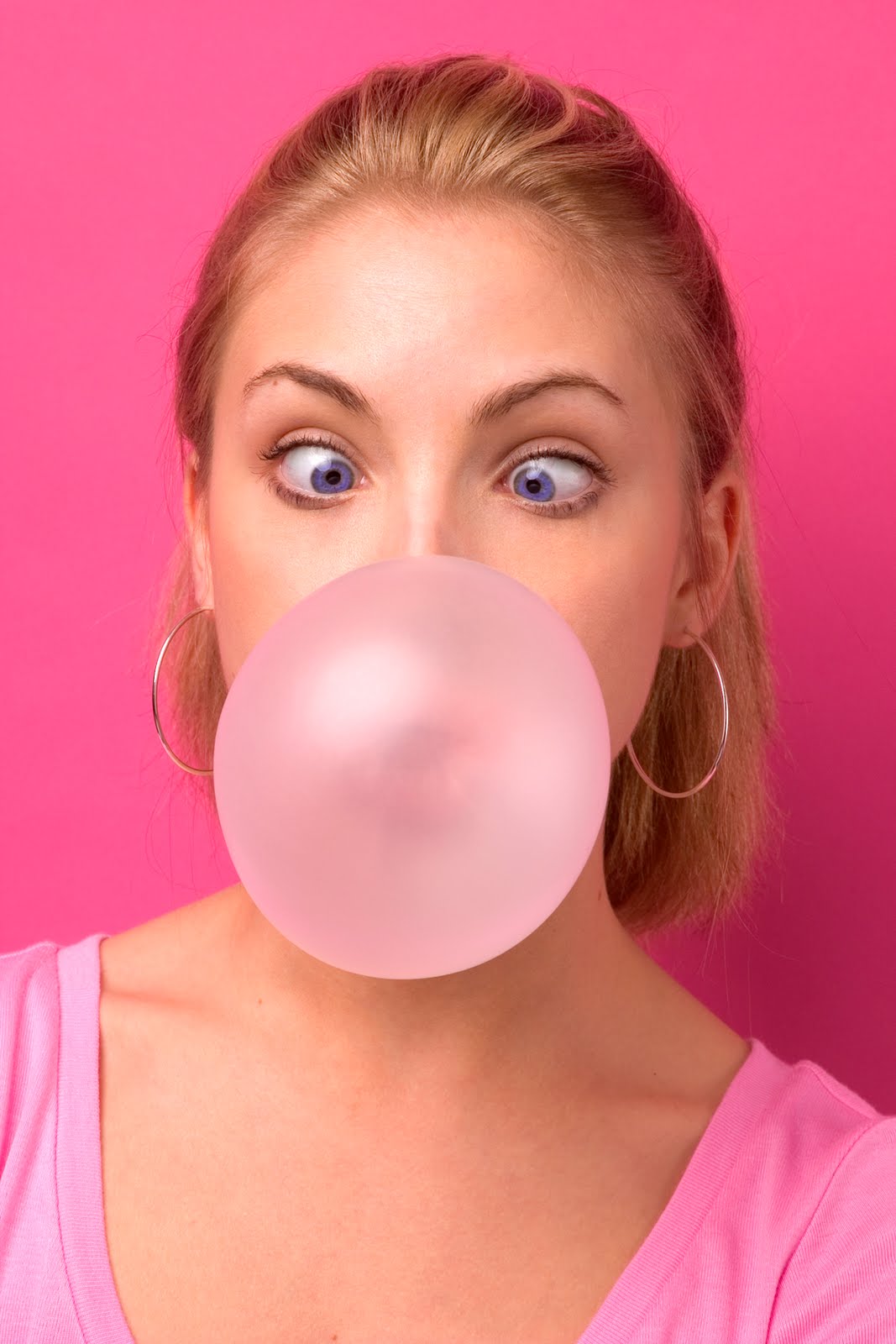 World Resources Archive Girl Bubble Gum 000001461623