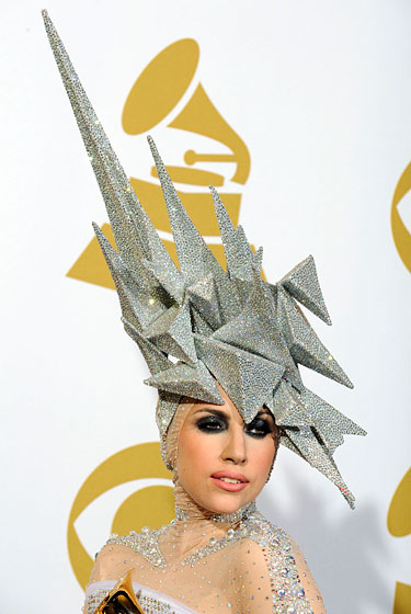 [Grammy+Awards+-+Lady+Gaga+Fashion+23.jpg]
